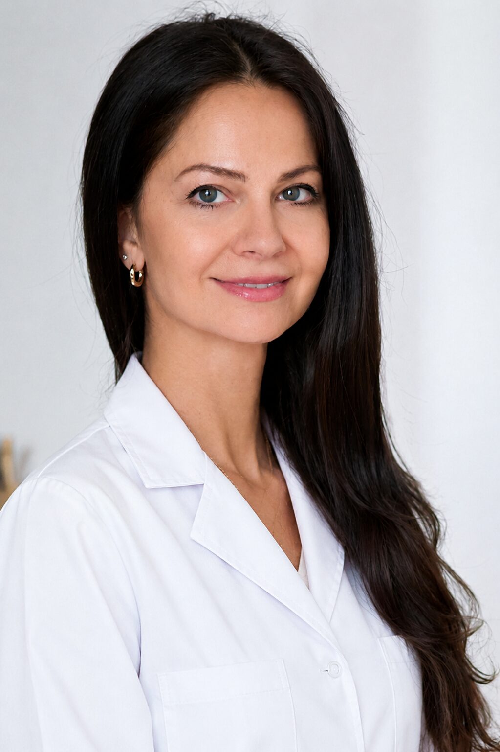Dr. Sandra Radu Las Almas Group
